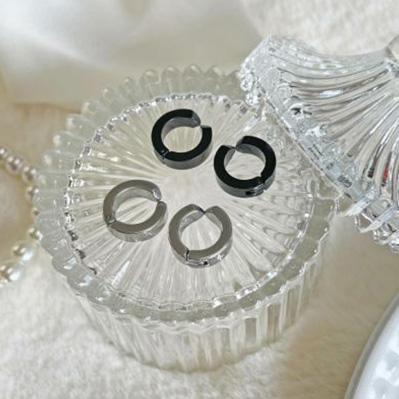 イヤリング・イヤーカフ