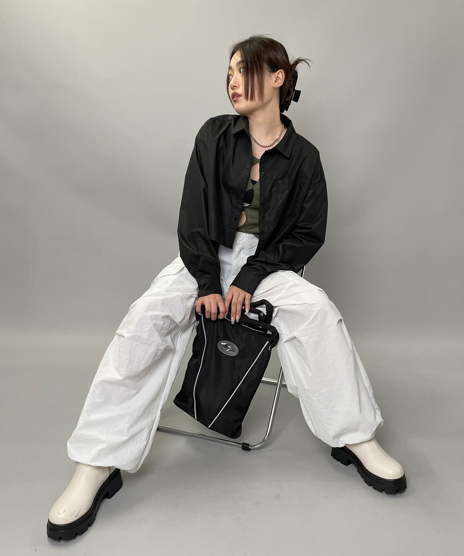 ショート丈トップス