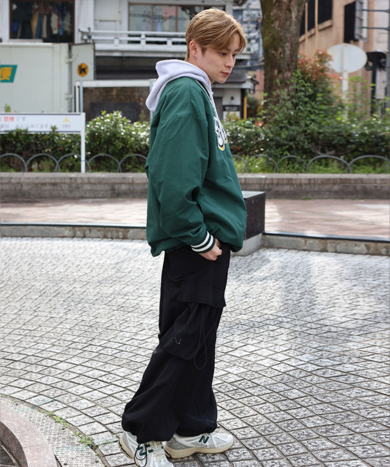 ストリートスタイル ナイロンプルオーバー コーデ/2