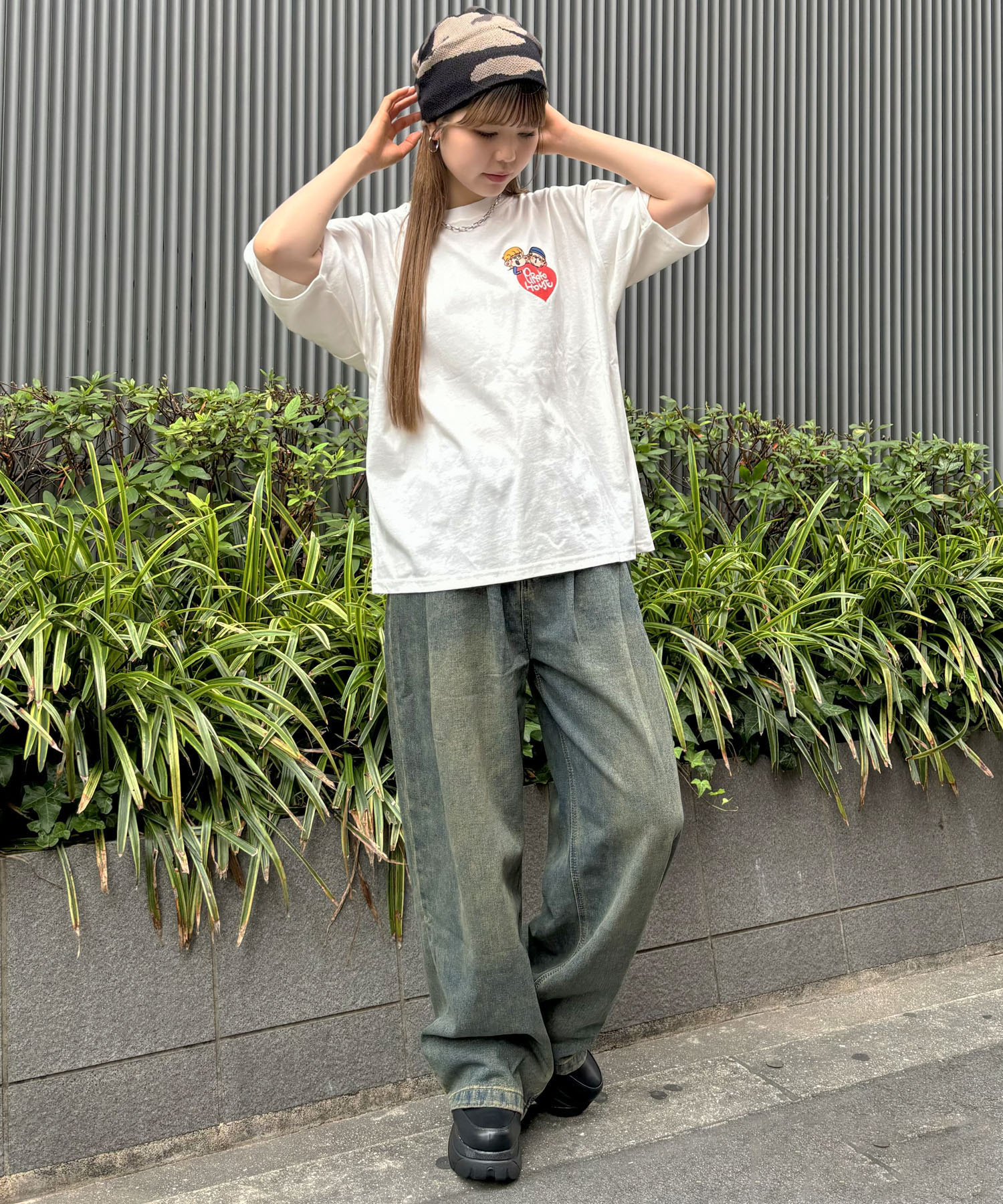 『PIRAKO×SPINNS』 Tシャツ MANYGIRL コーデ2