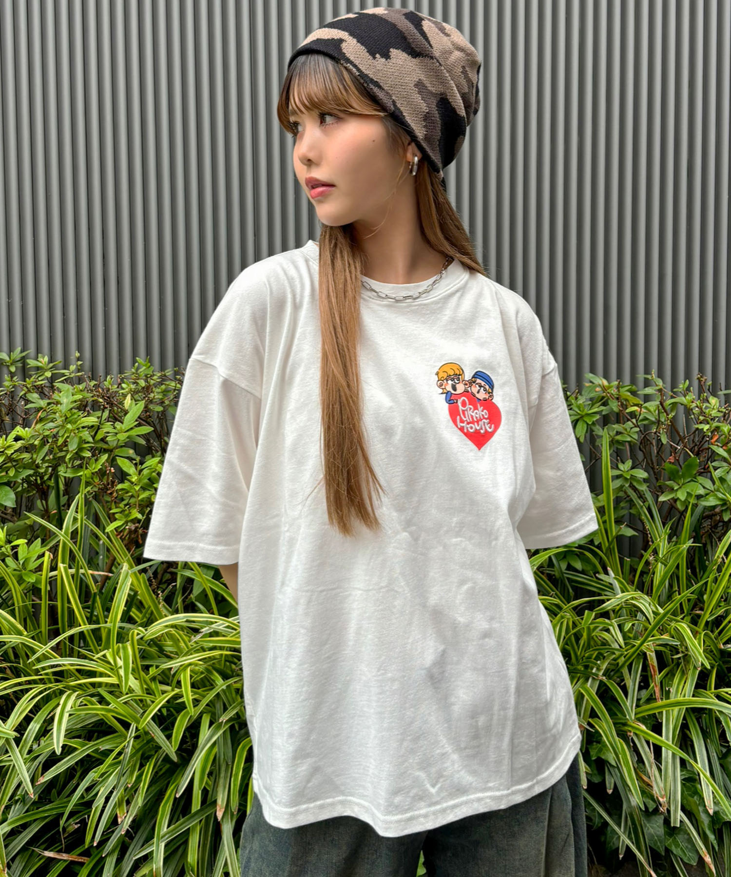 『PIRAKO×SPINNS』 Tシャツ MANYGIRL コーデ4