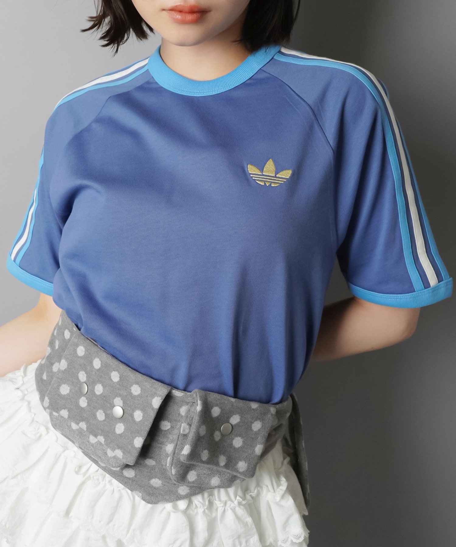 ブルー