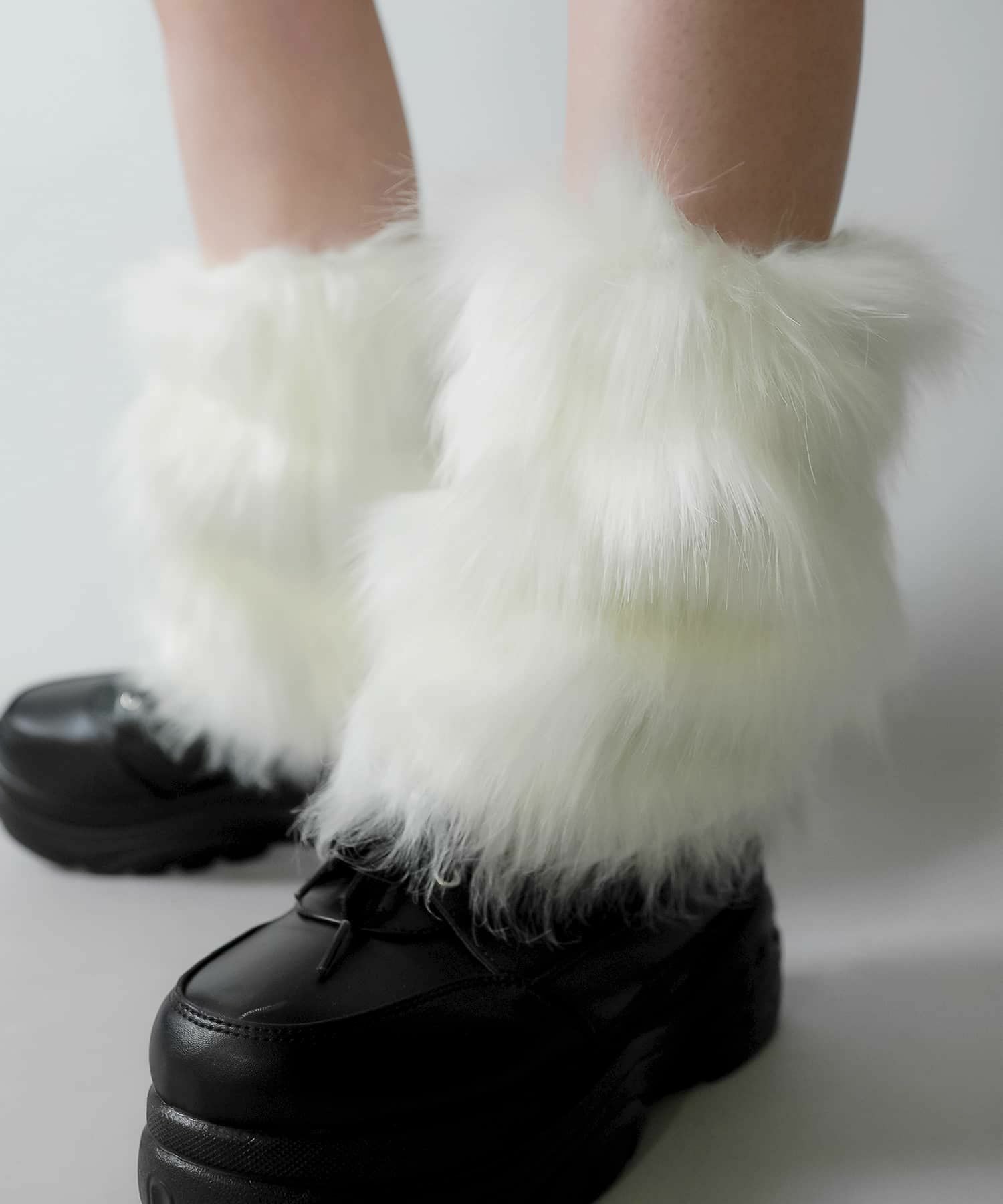 ギャルコーデにぴったり！フェイクファーレッグウォーマー|SPINNS
