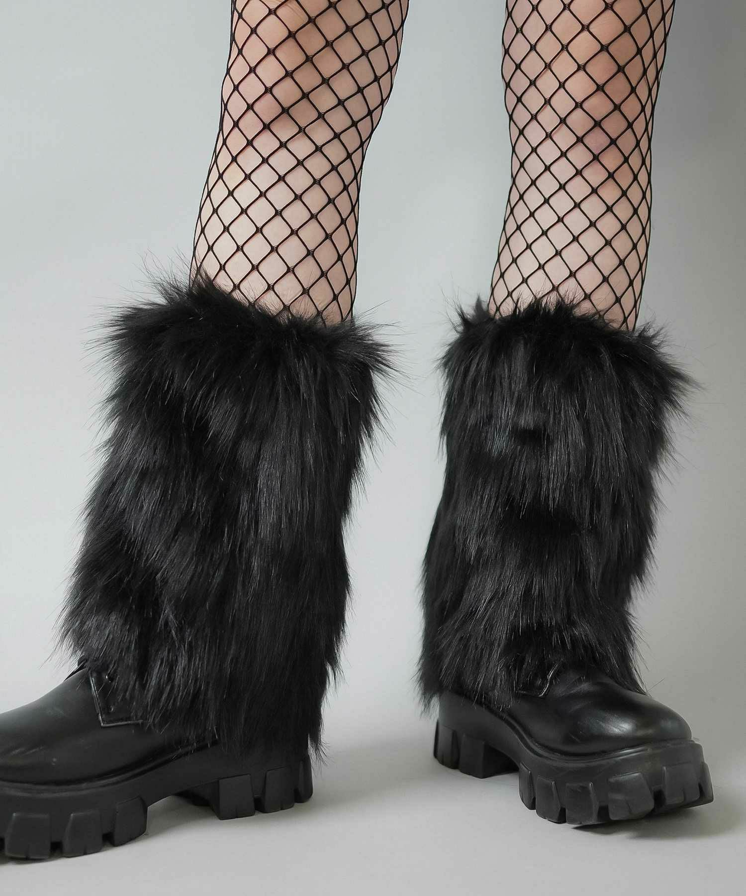 ギャルコーデにぴったり！フェイクファーレッグウォーマー|SPINNS