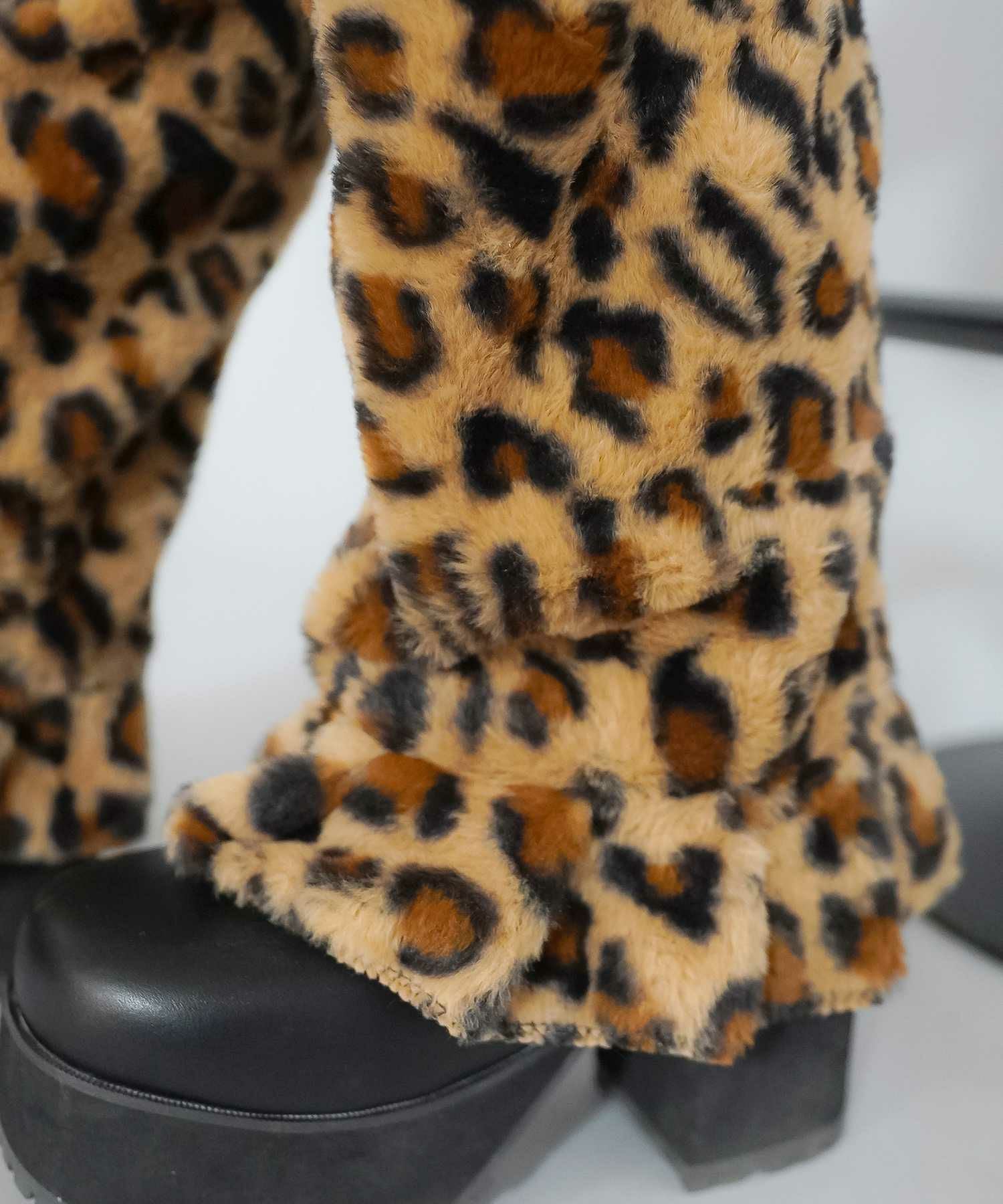 94%OFF】平成ギャル☆フェイクファーレッグカバー/ヒョウ柄/レオパード