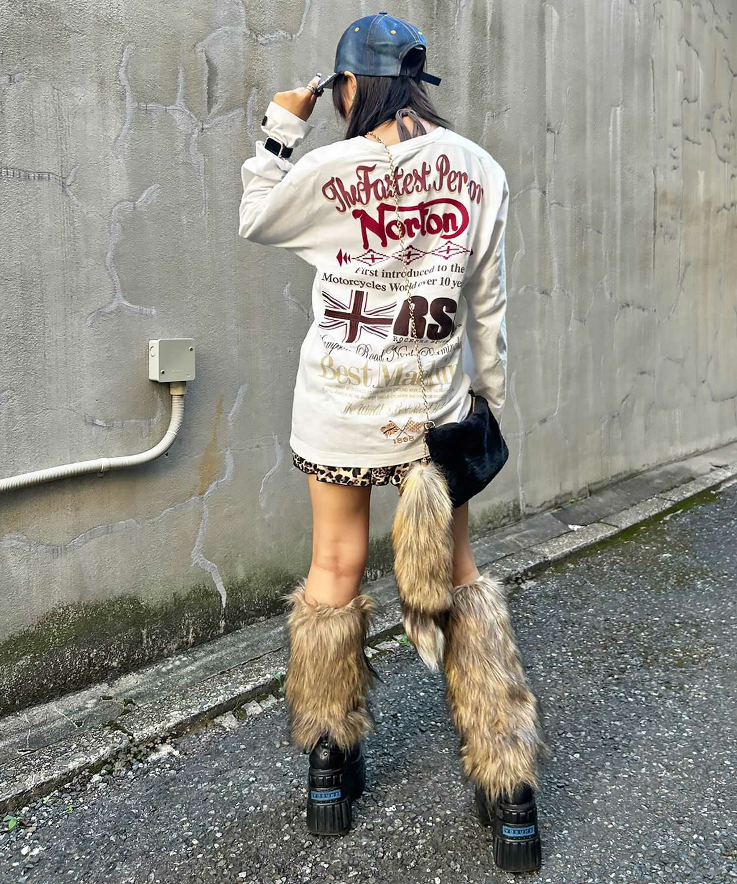 平成ギャルのおしゃれアイテム！40cmフェイクファーしっぽキーホルダー