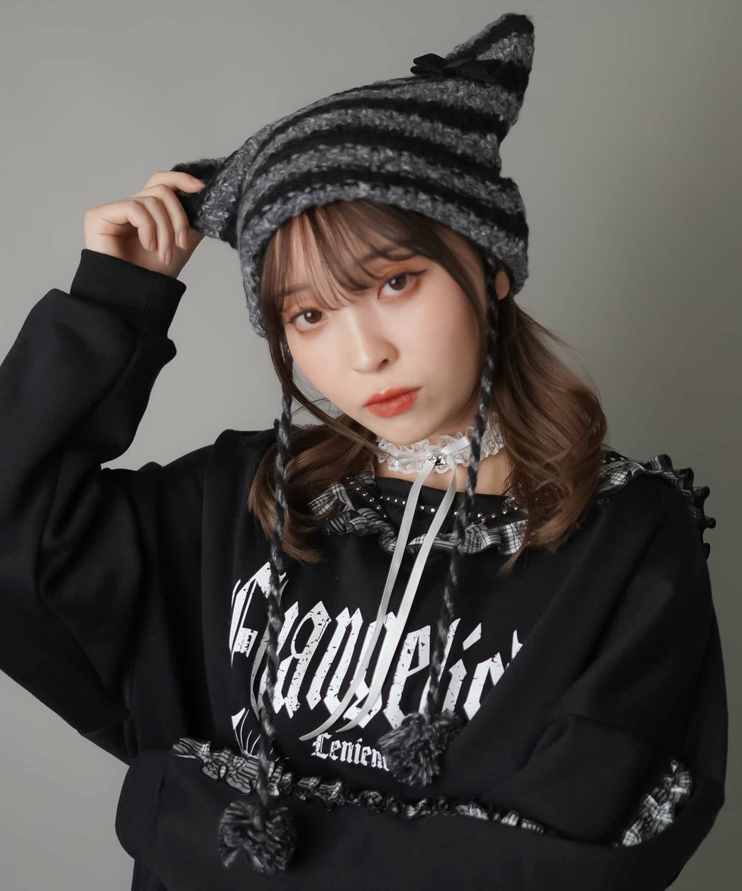 Coperni 猫耳ニット帽 ポンポンとリボン付き猫耳ニット帽|限定商品＆SALE情報も|SPINNS公式通販