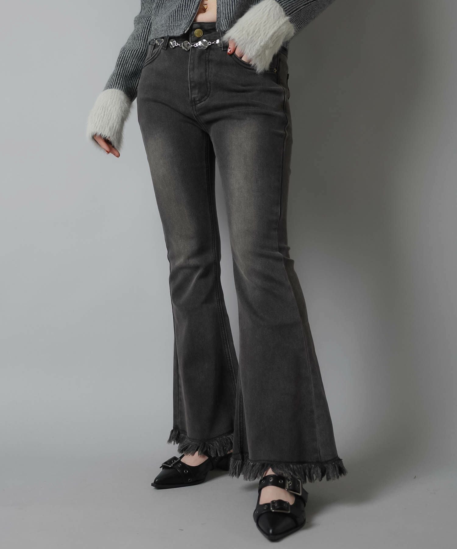 ギャル感全開のデニムフリンジフレアパンツ｜SPINNS(スピンズ)公式通販