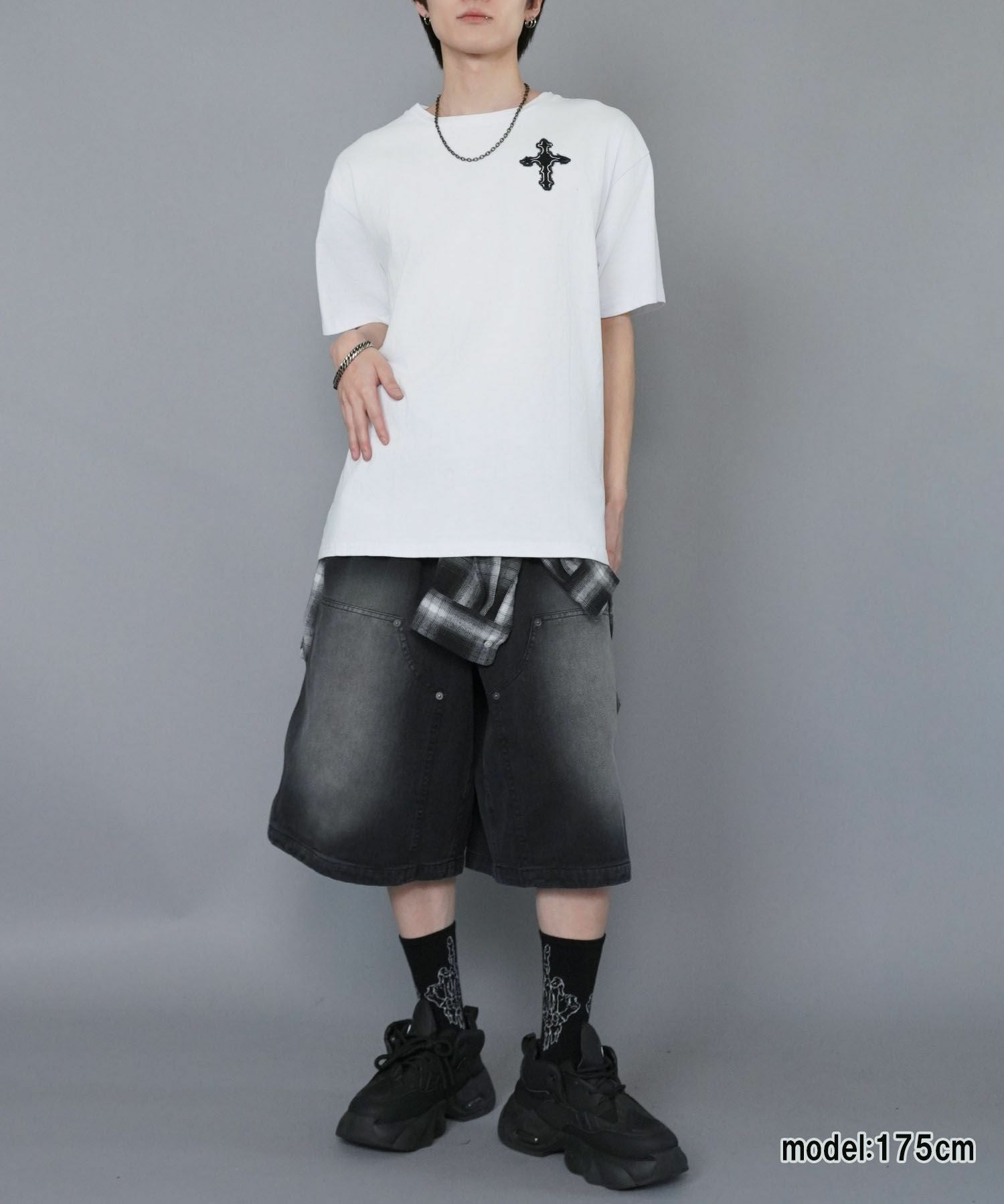 84%OFF】グランジバックロゴTシャツ/ワンポイントクロス | SPINNS WEB
