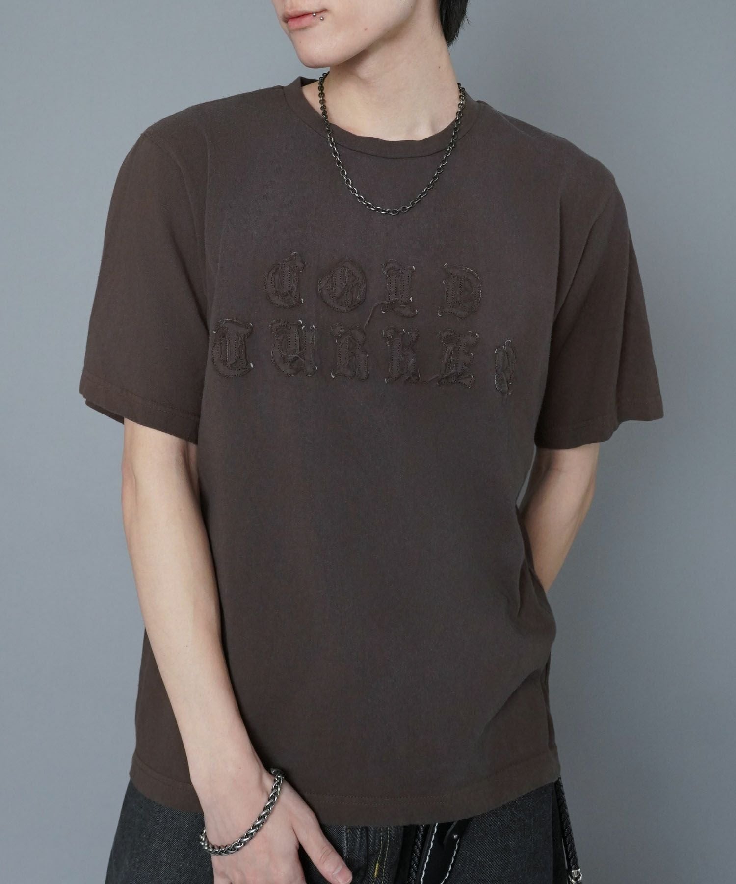 90%OFF】 ヴィンテージライクスプレー加工Tシャツ/パッチワークロゴ