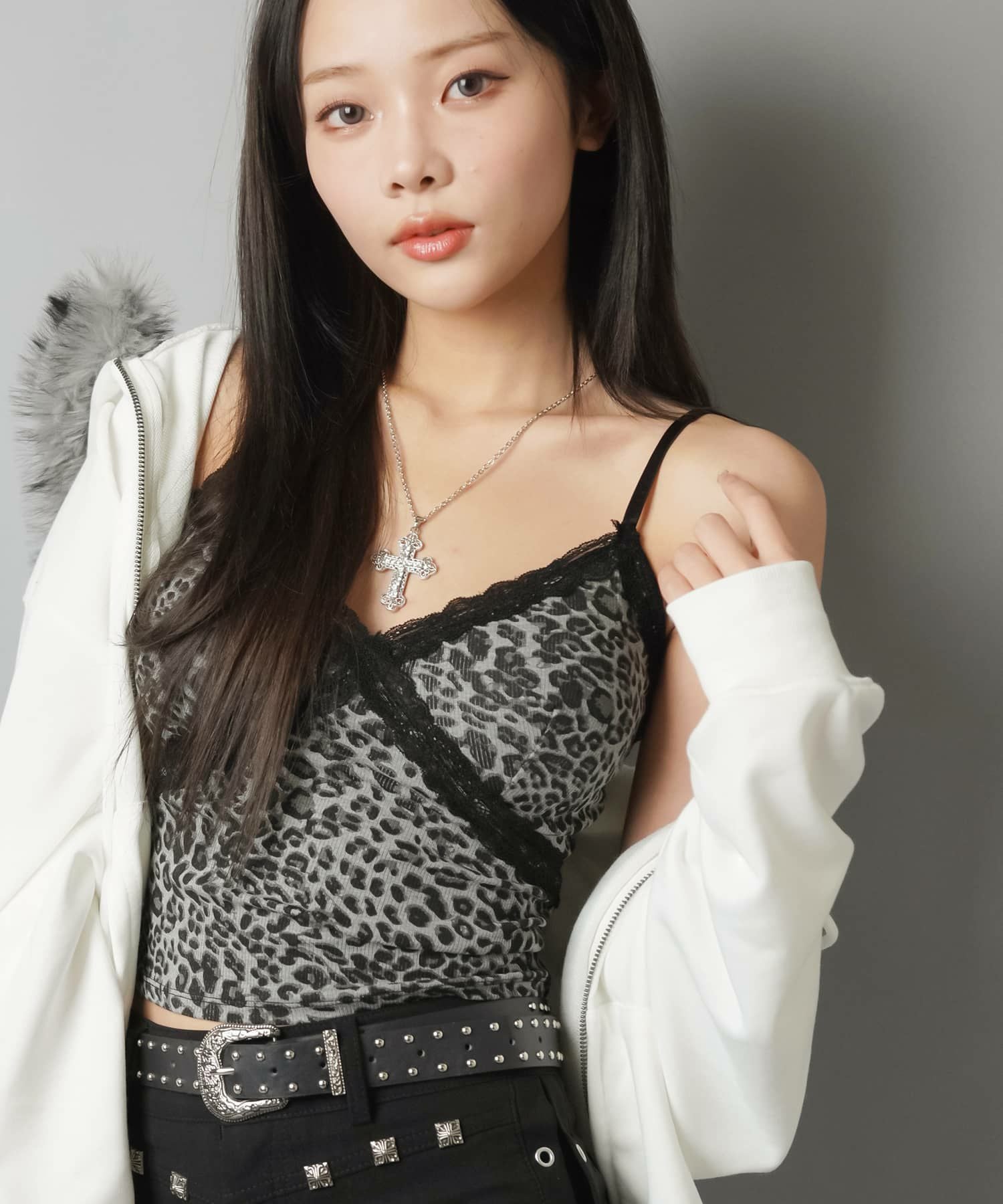 d.i.a ヒョウ柄 チャーム付き キャミソール DAIYA（ダイヤ） tシャツ バックシアーレースアップキャミソール