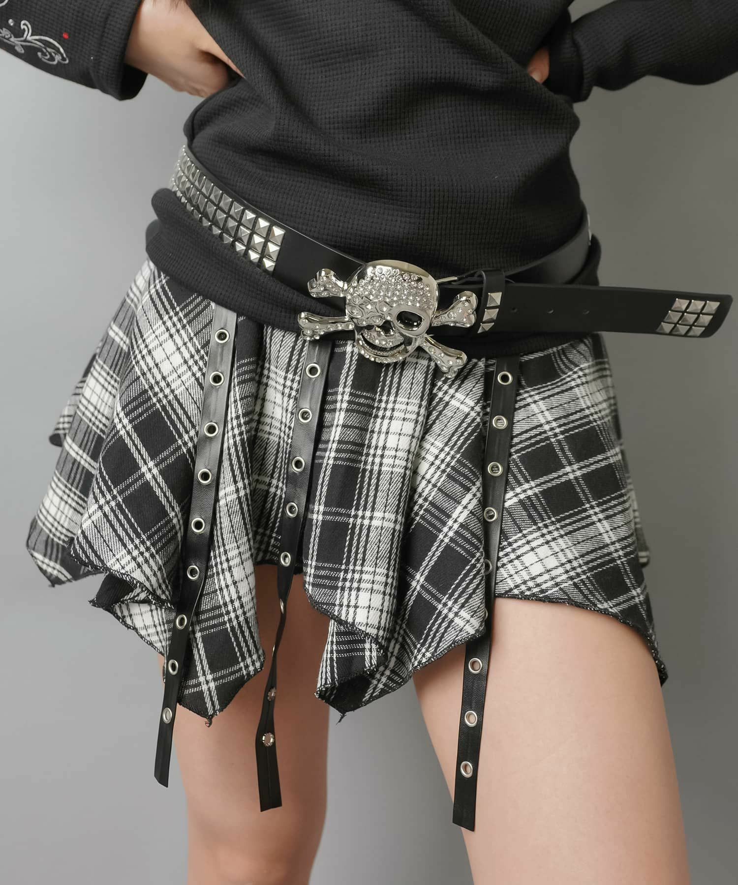 34%OFF】2サイズ展開/チェック柄イレヘムミニスカート/スタッズベルト