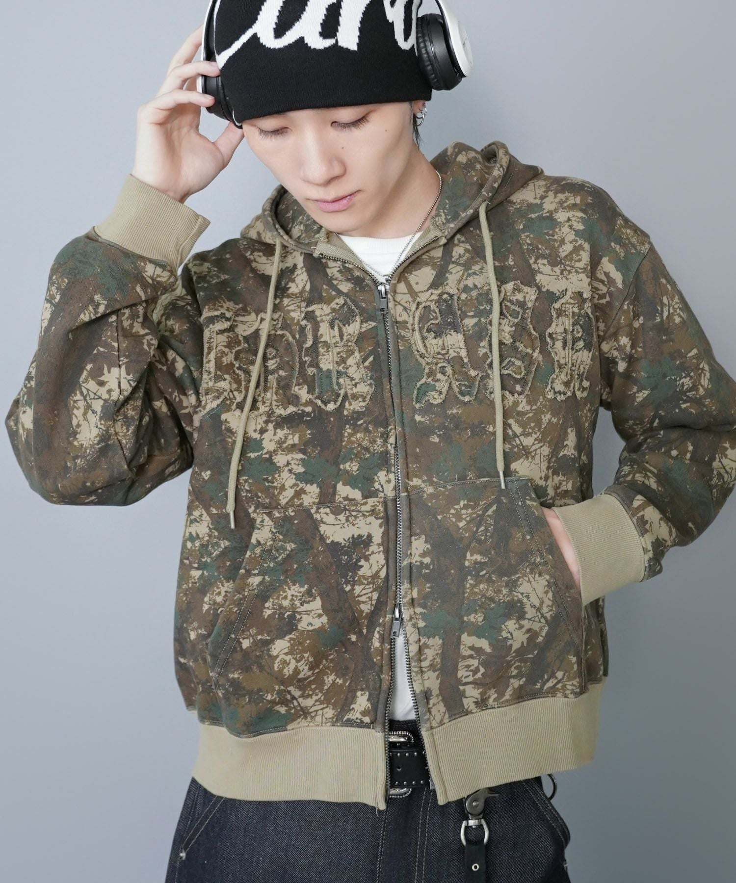 短丈ダブルジップパーカー/パッチワークロゴ/リアルツリー/ショート丈