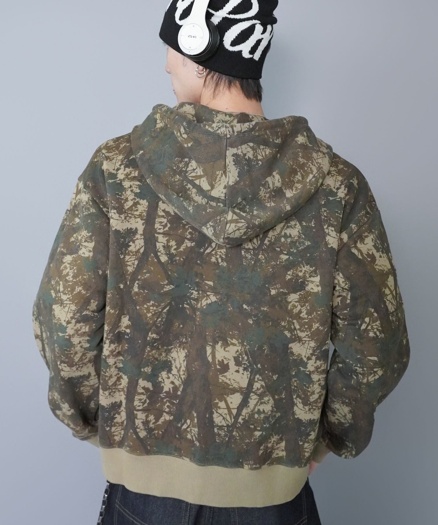 【完売品】wishforever ダブルジップパーカー　リアルツリー 51%OFF】短丈ダブルジップパーカー/パッチワークロゴ/リアルツリー