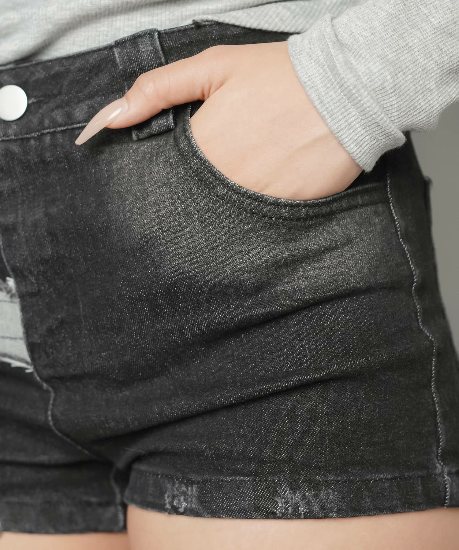 72%OFF】デニム超ショートパンツ/スタッズクロス/#平成ギャル | SPINNS