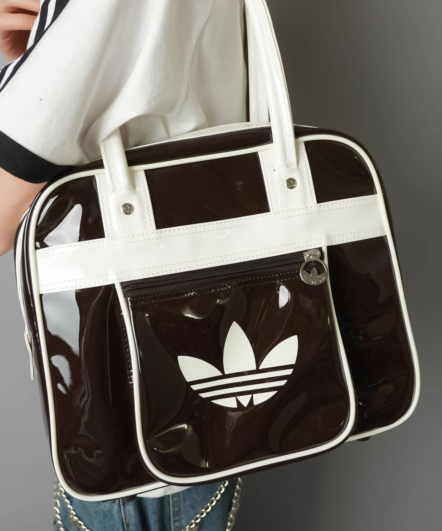 ≪adidas/アディダス≫エナメルボストンバッグ | SPINNS WEB STORE
