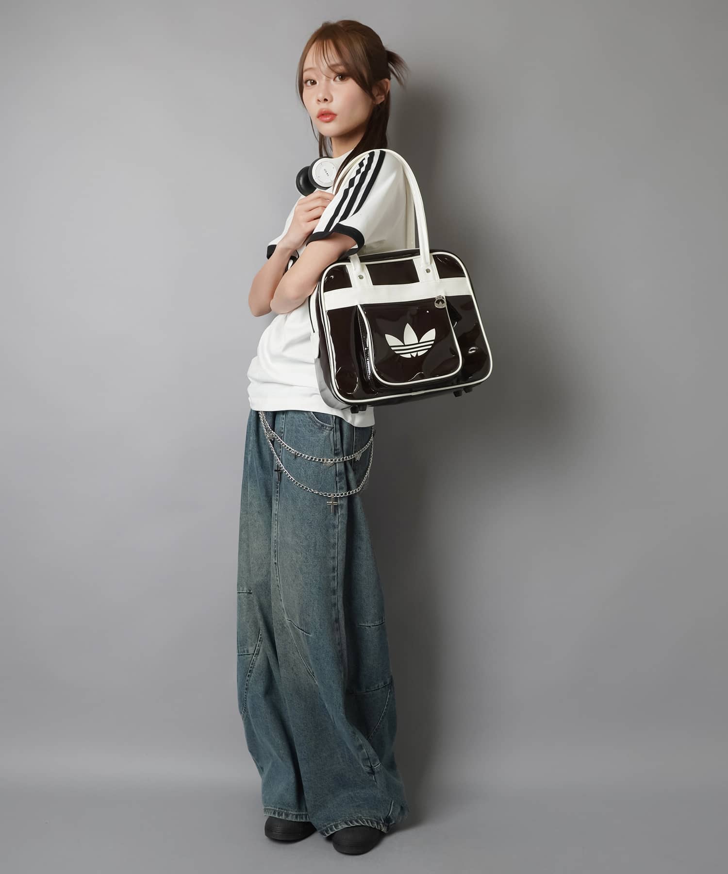 adidas アディダス　エナメルボストンバッグ 希少】adidas ボストンバッグ エナメル アディダス - メルカリ