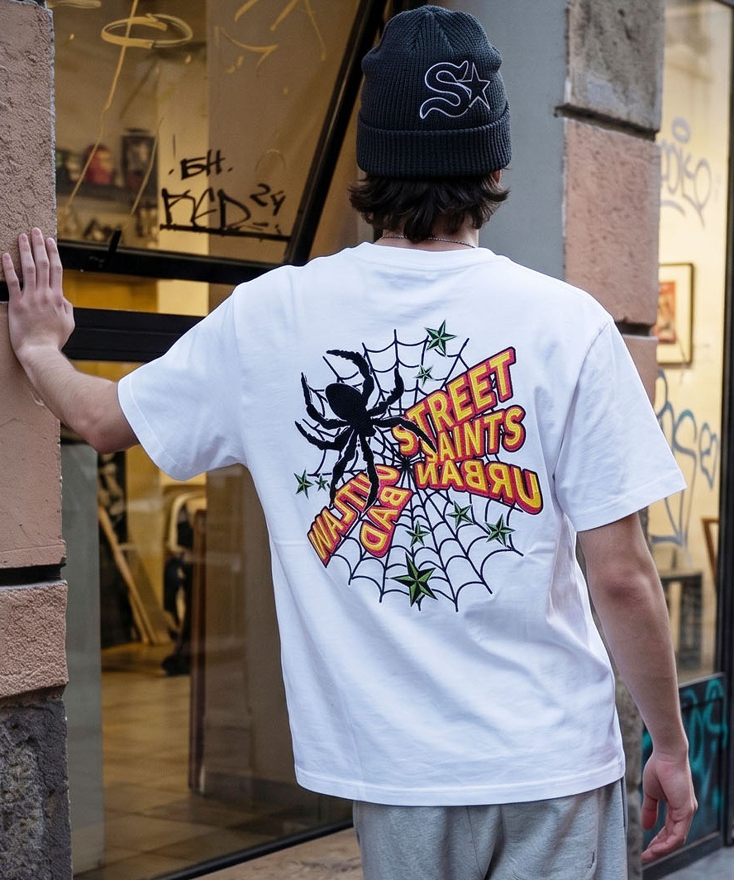 17%OFF】スパイダーバックプリント半袖Tシャツ/サガラ刺繍ロゴ/ワン