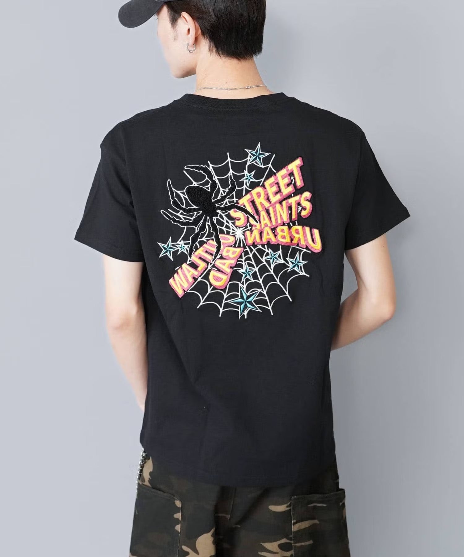 17%OFF】スパイダーバックプリント半袖Tシャツ/サガラ刺繍ロゴ/ワン