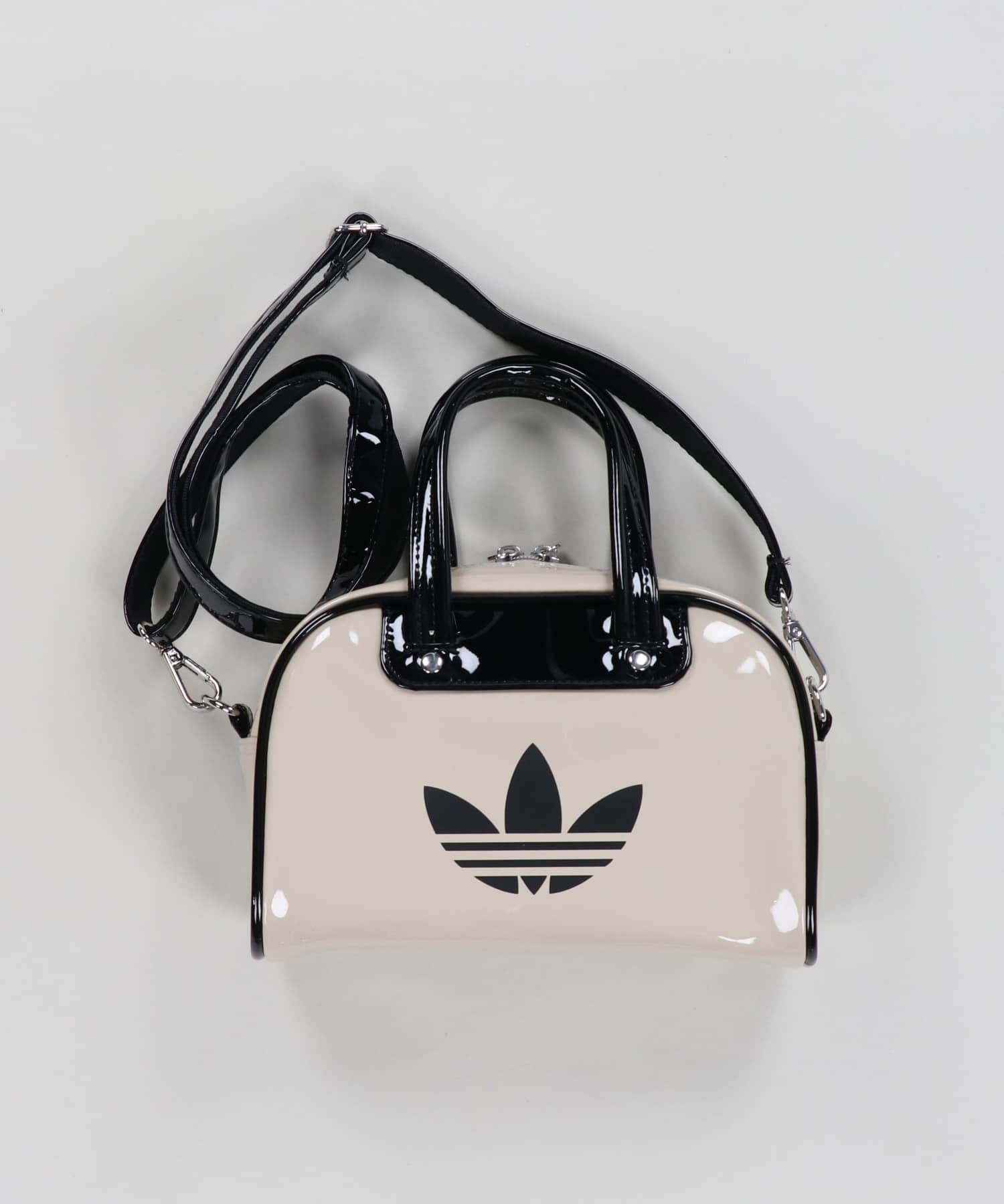 ≪adidas/アディダス≫2WAYエナメルショルダーバッグ/ハンドバッグ