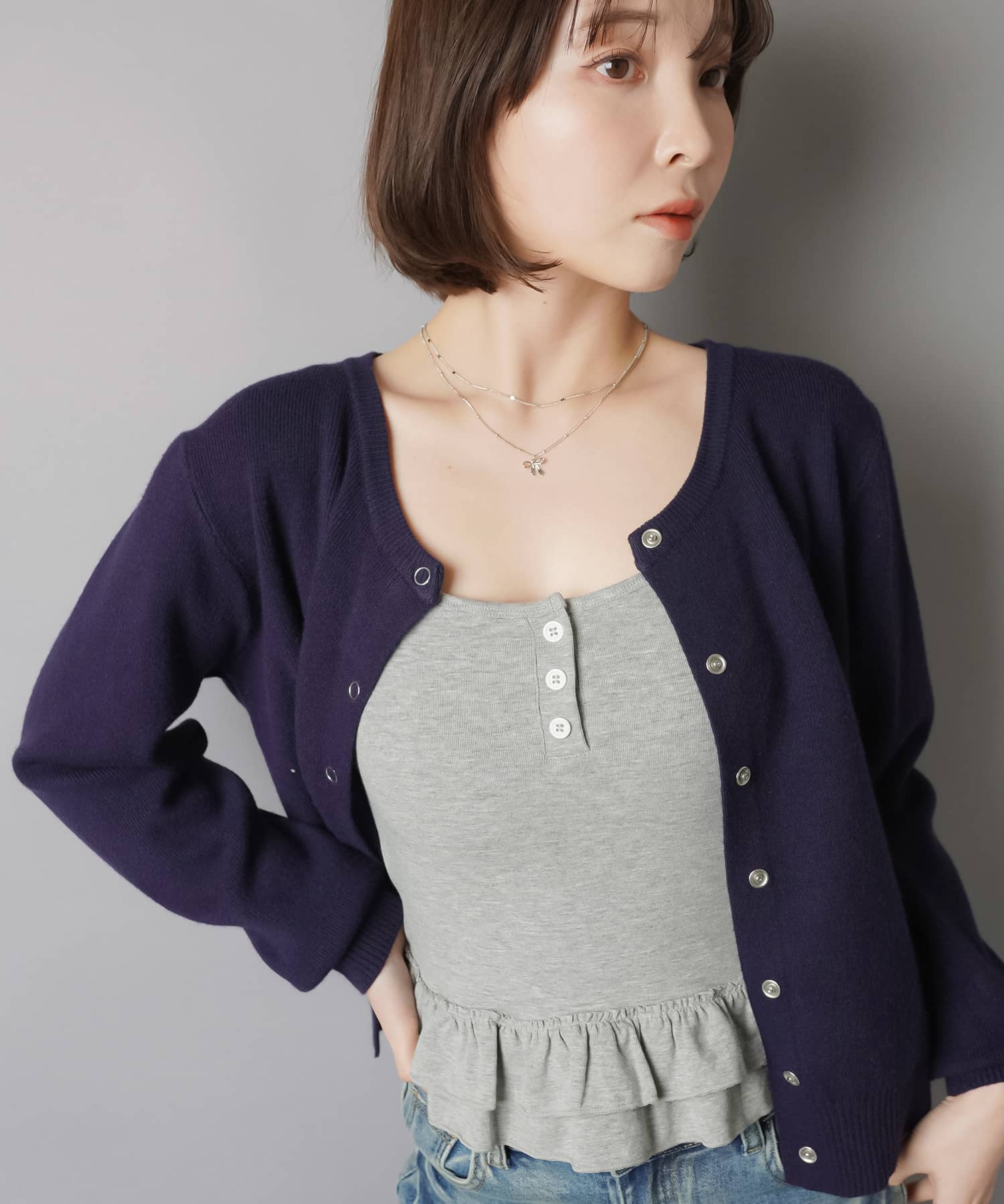 カップ付きヘンリーネックキャミソール/裾フリル | SPINNS WEB STORE