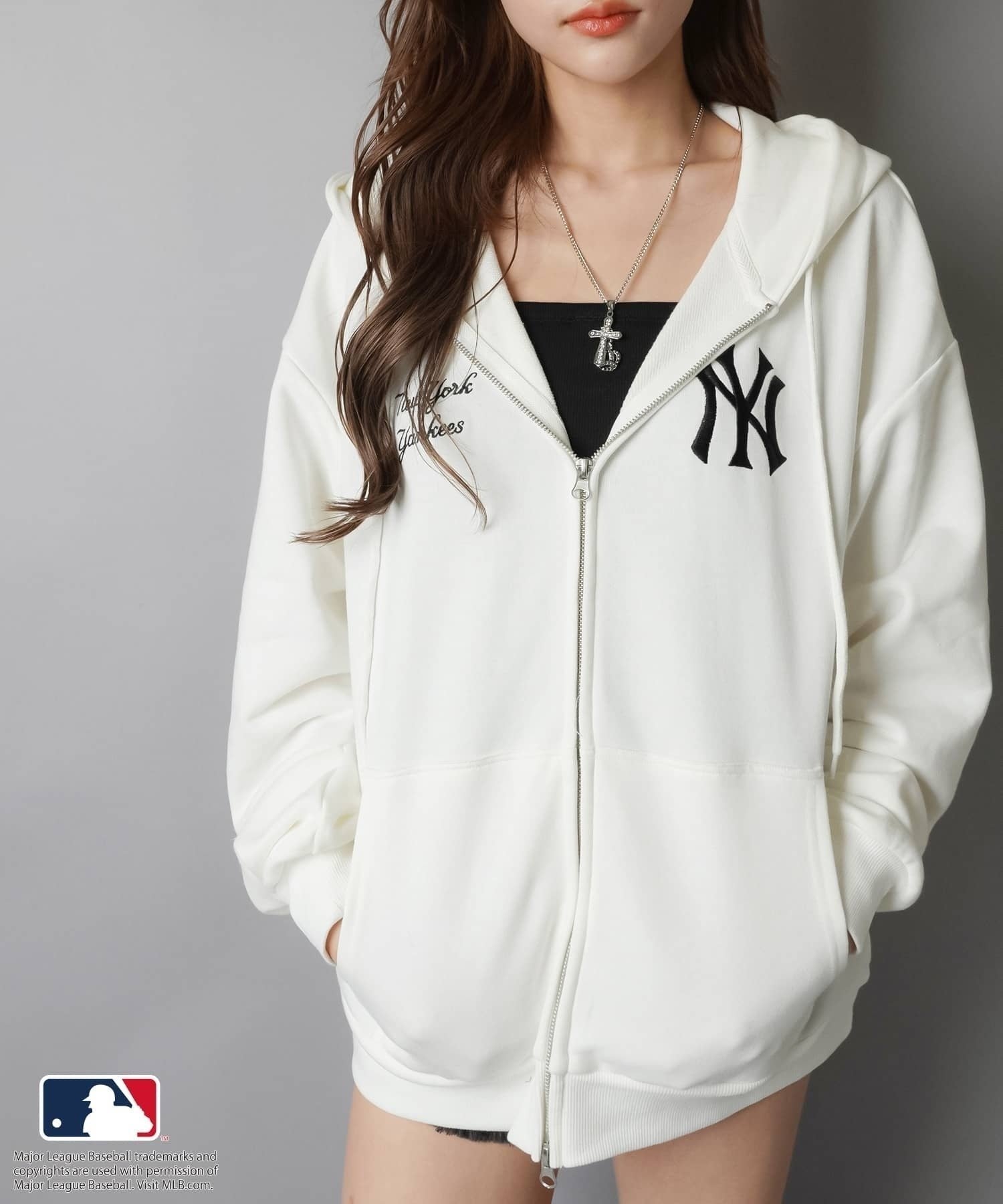 ≪MLB/メジャーリーグベースボール≫別注オーバーサイズジップパーカー