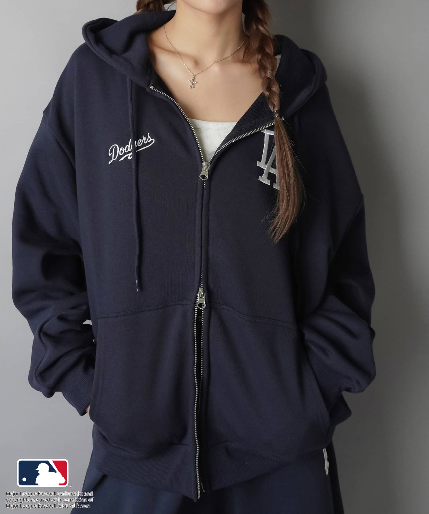 ≪MLB/メジャーリーグベースボール≫別注オーバーサイズジップパーカー