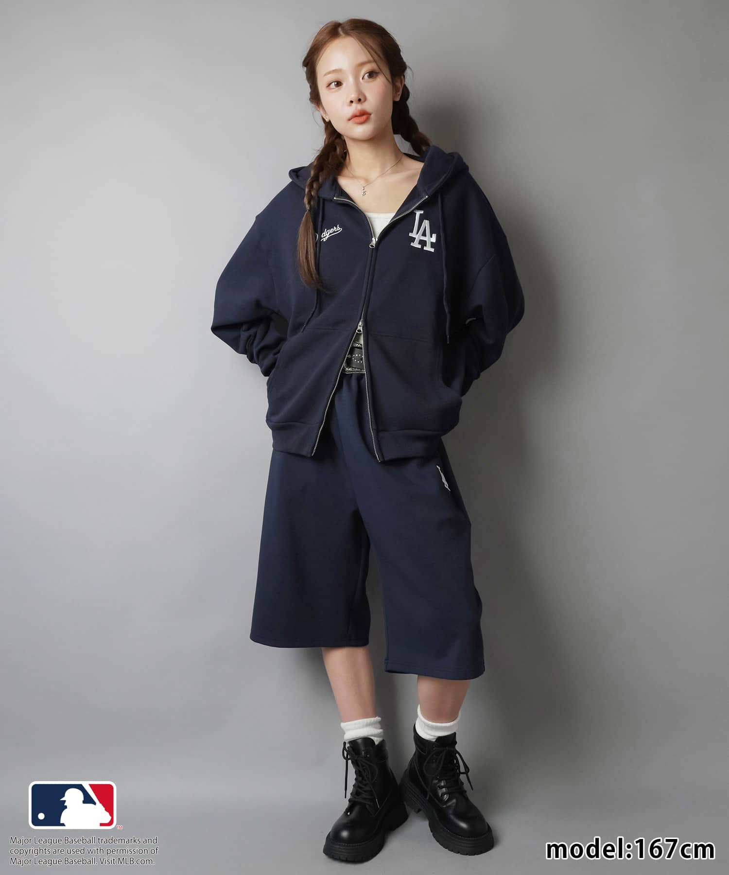 bottom→ uniqlo tops→ celine beanie→ テリちゃん着用 シャカシャカパーカー Korea MLB uniqlo newbalance sneaker→ レディースウェア