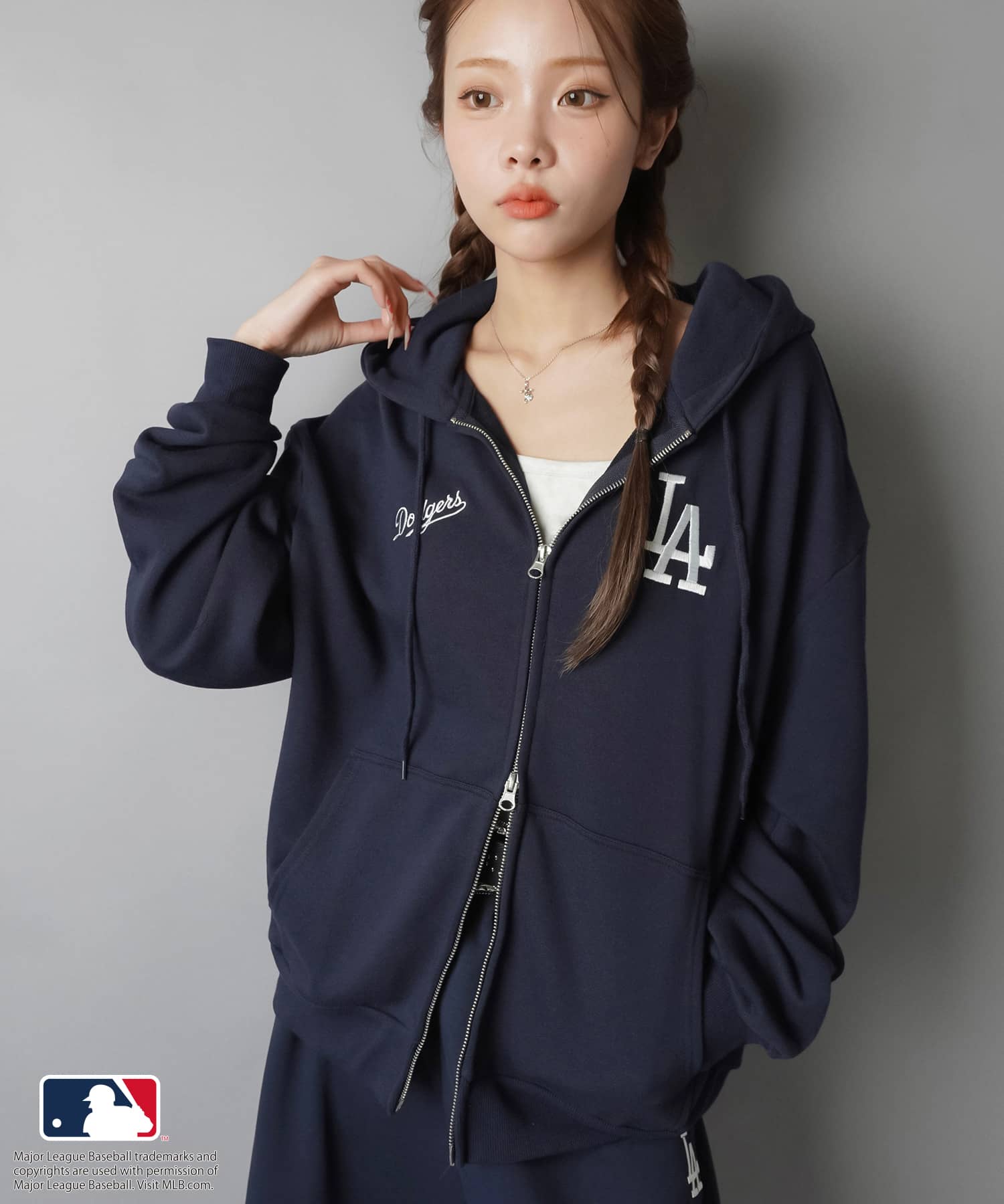 ≪MLB/メジャーリーグベースボール≫別注オーバーサイズジップパーカー