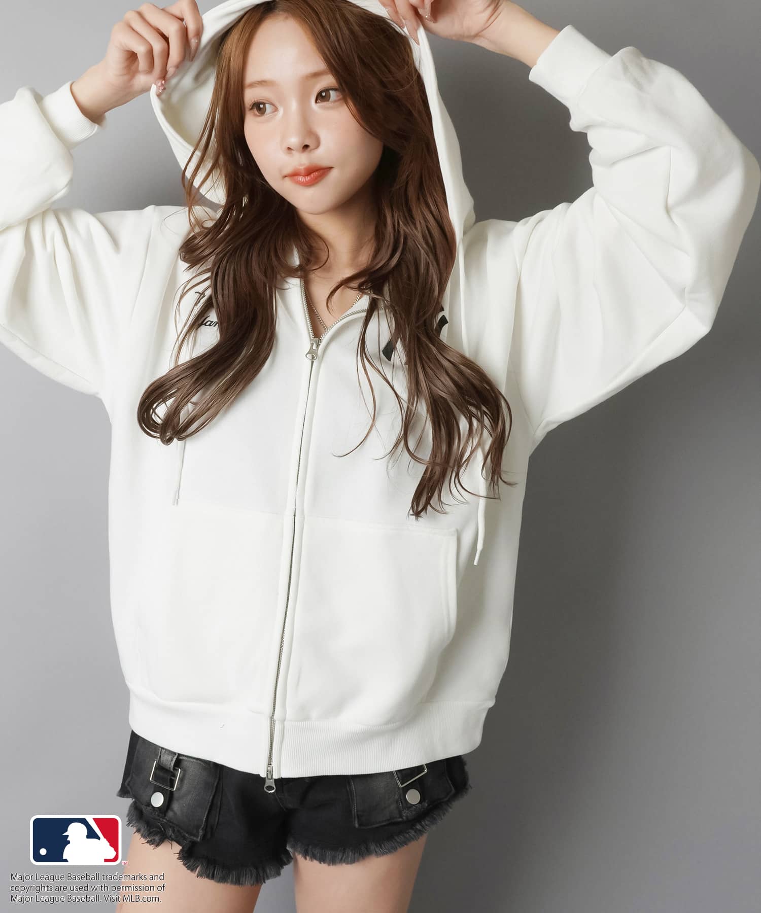 ≪MLB/メジャーリーグベースボール≫別注オーバーサイズジップパーカー