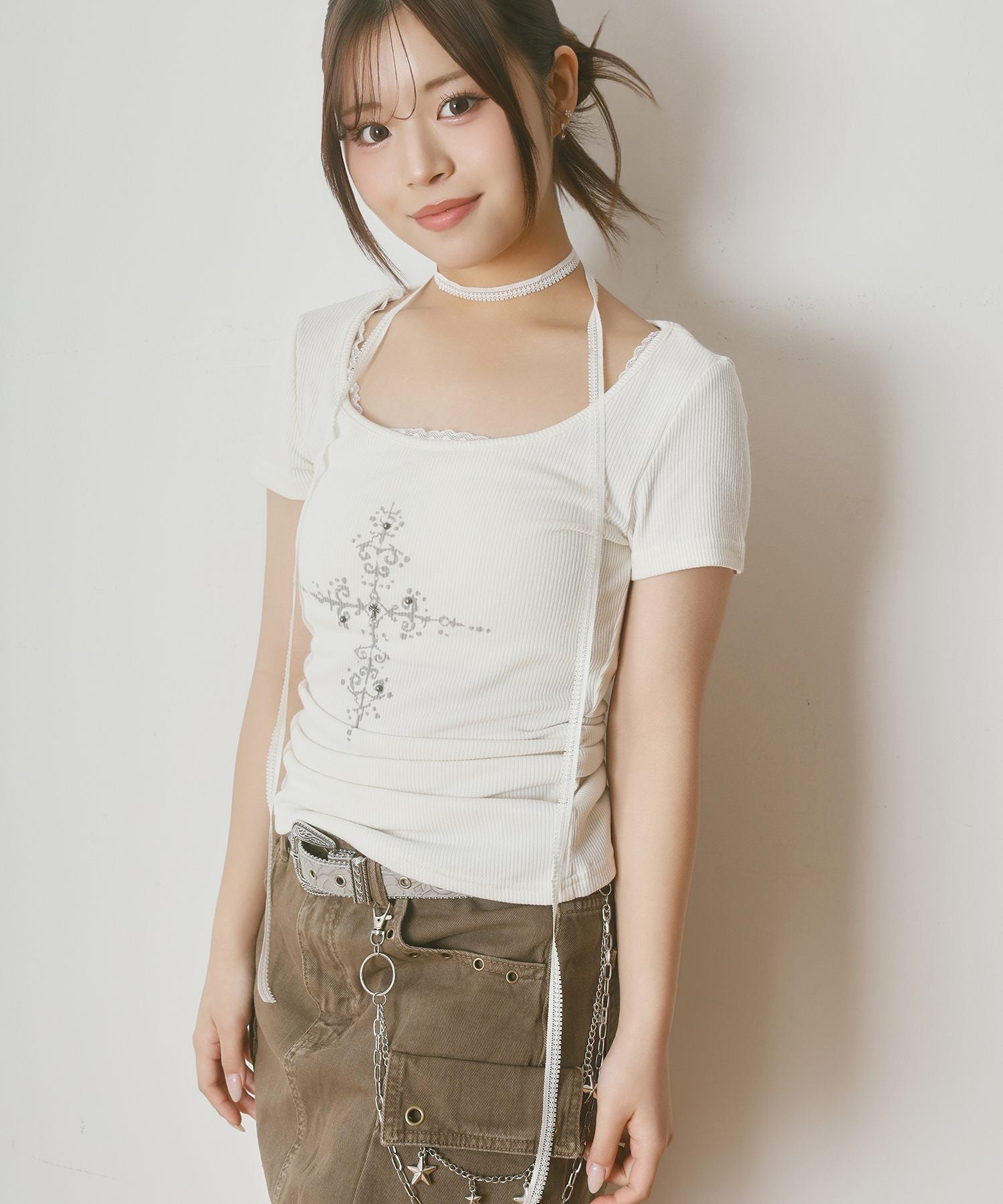タイ付きピタカットソー/クロス/#平成ギャル | SPINNS WEB STORE タイ付きピタカットソー/クロス/#平成ギャル | SPINNS WEB STORE
