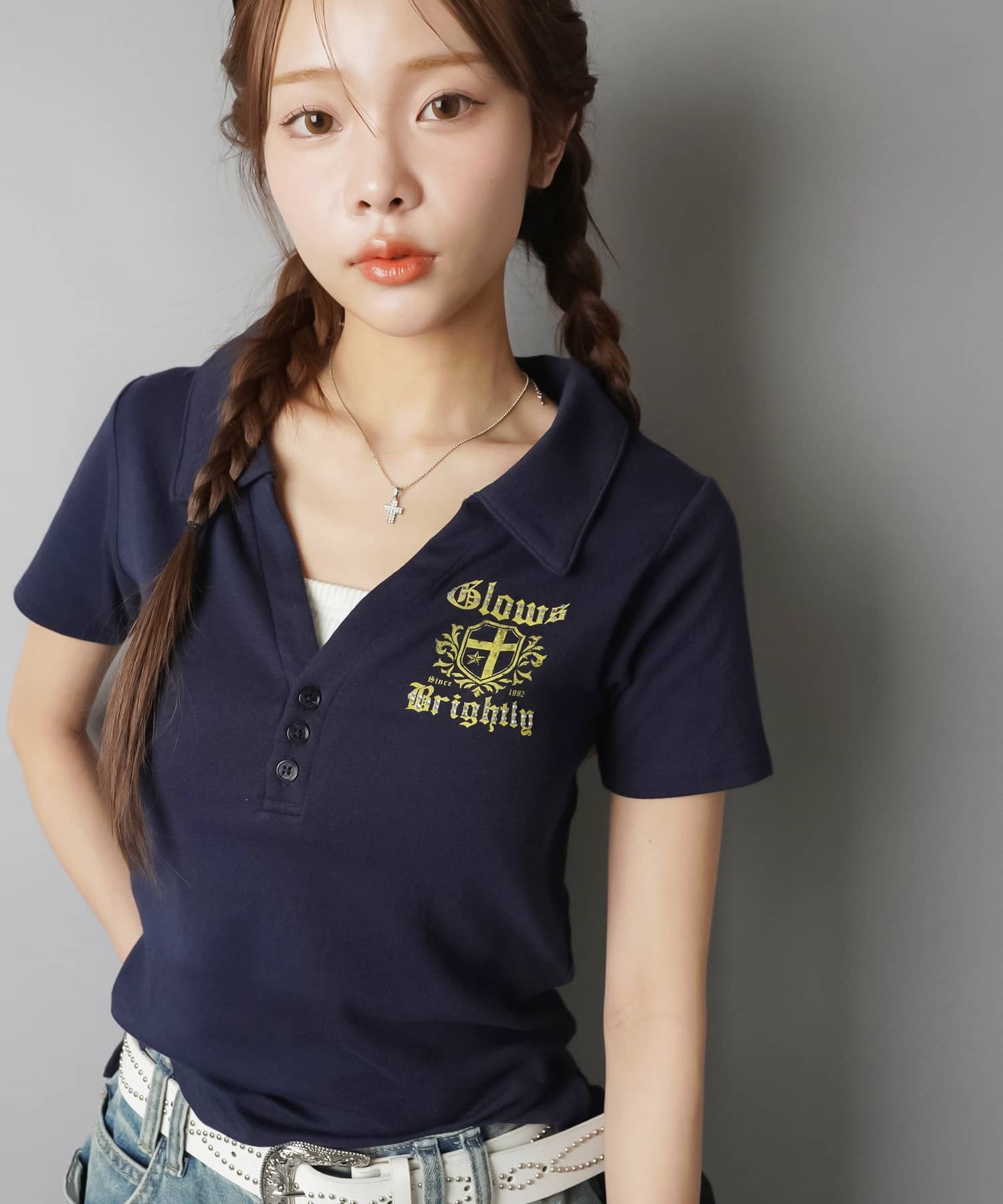 お客ページ スキッパーネック半袖ポロシャツ/バックロゴ/#バディガール | SPINNS