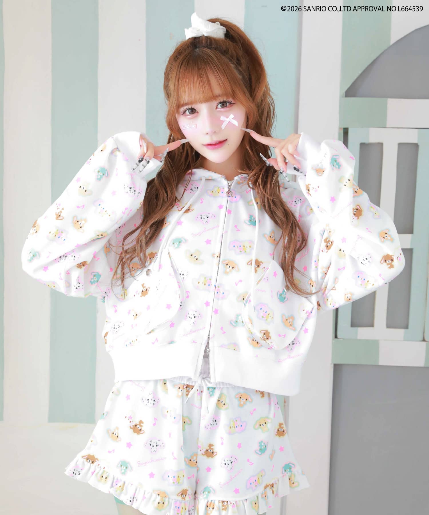 シュガーバニーズ×SPINNS』総柄ジップパーカー | SPINNS WEB STORE