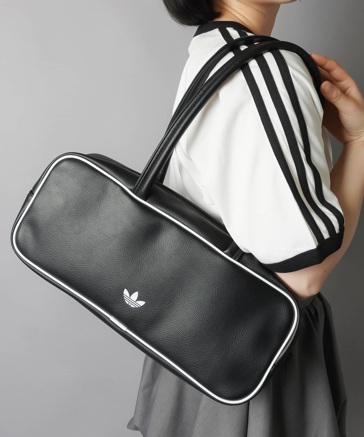 ≪adidas/アディダス≫スクエア合皮ショルダーバッグ | SPINNS WEB