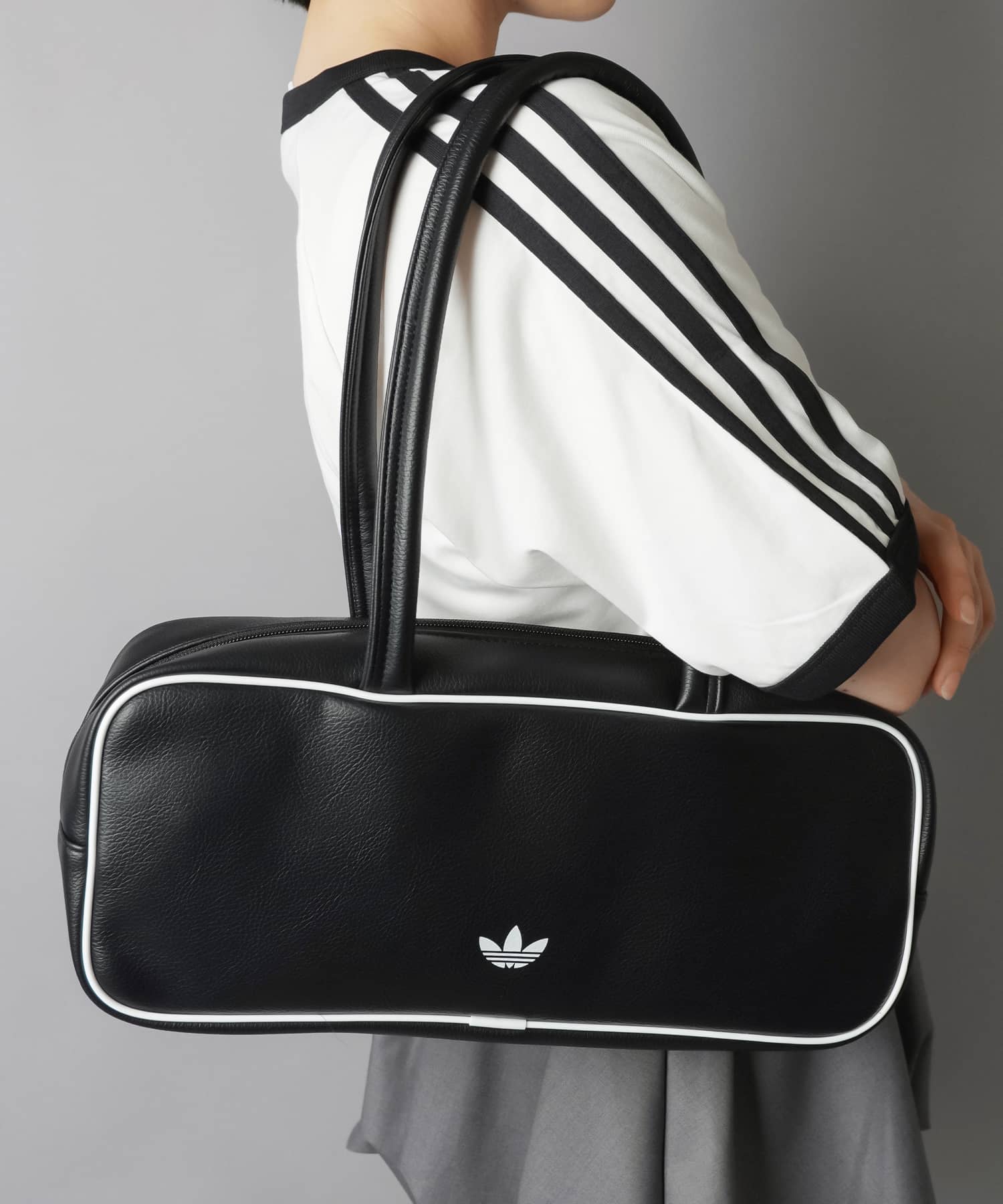 ≪adidas/アディダス≫スクエア合皮ショルダーバッグ | SPINNS WEB