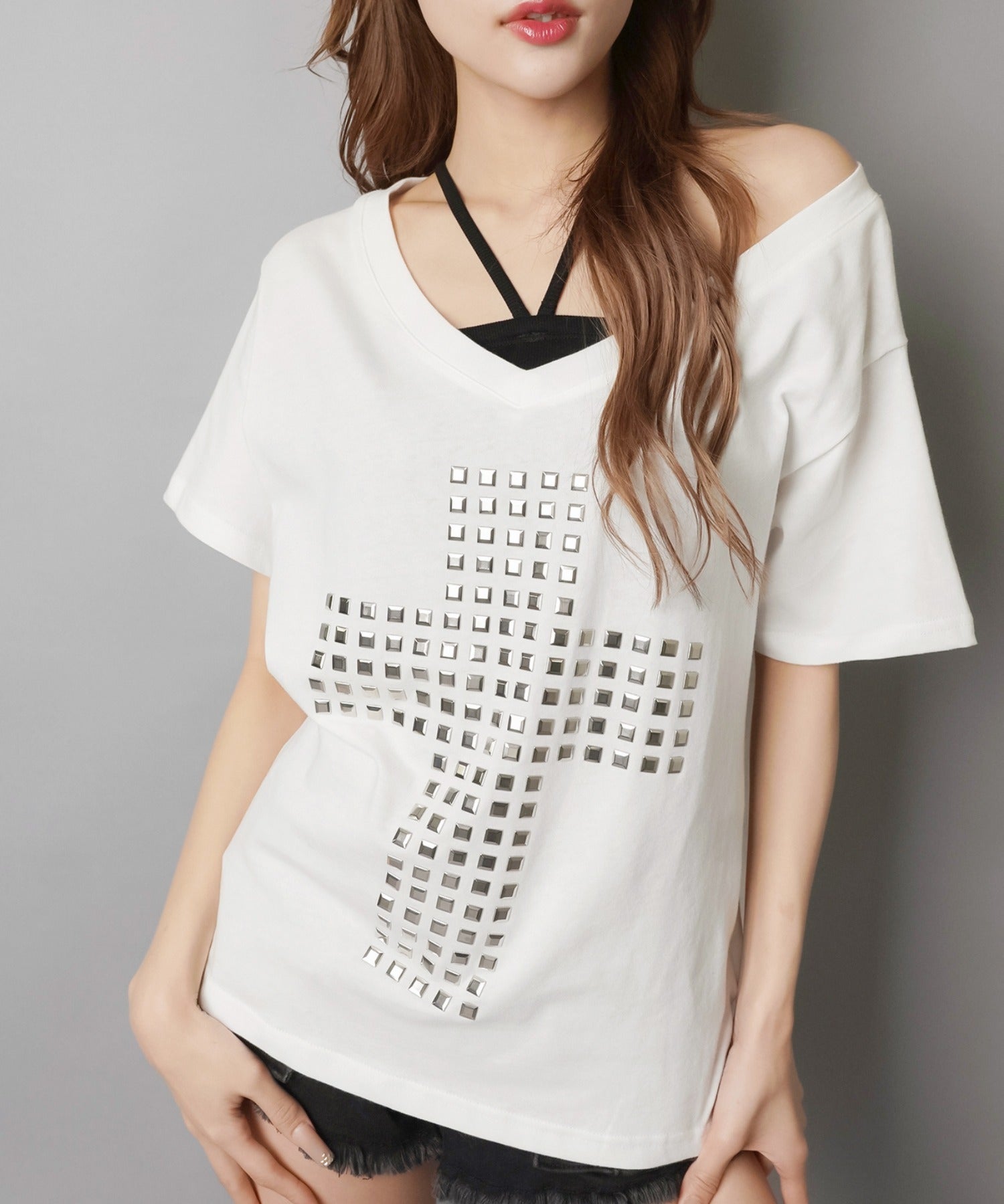Vネック半袖Tシャツ/スタッズクロス/スカル/#平成ギャル | SPINNS WEB