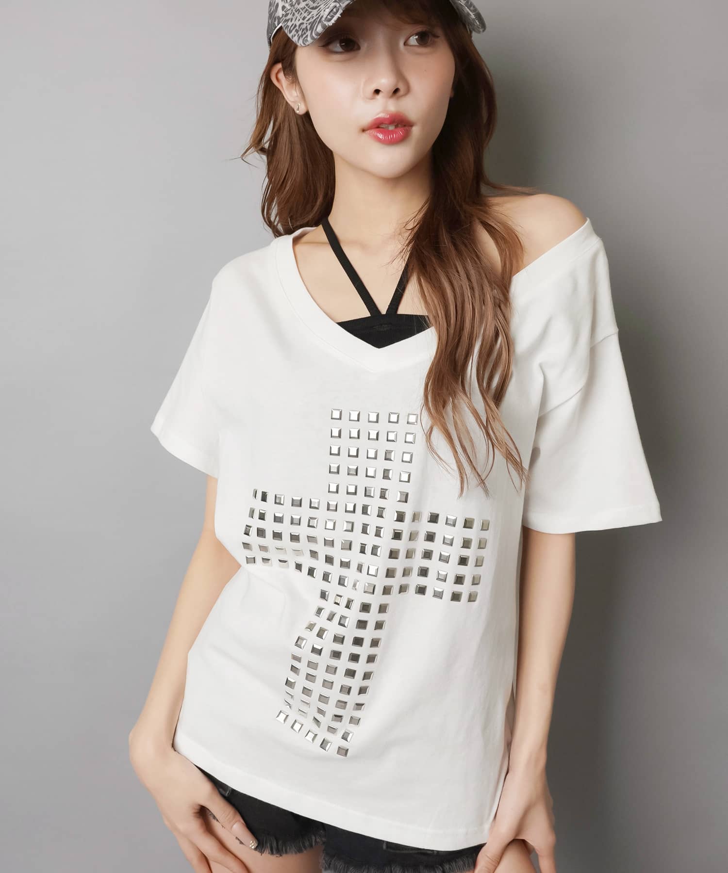 Vネック半袖Tシャツ/スタッズクロス/スカル/#平成ギャル | SPINNS WEB