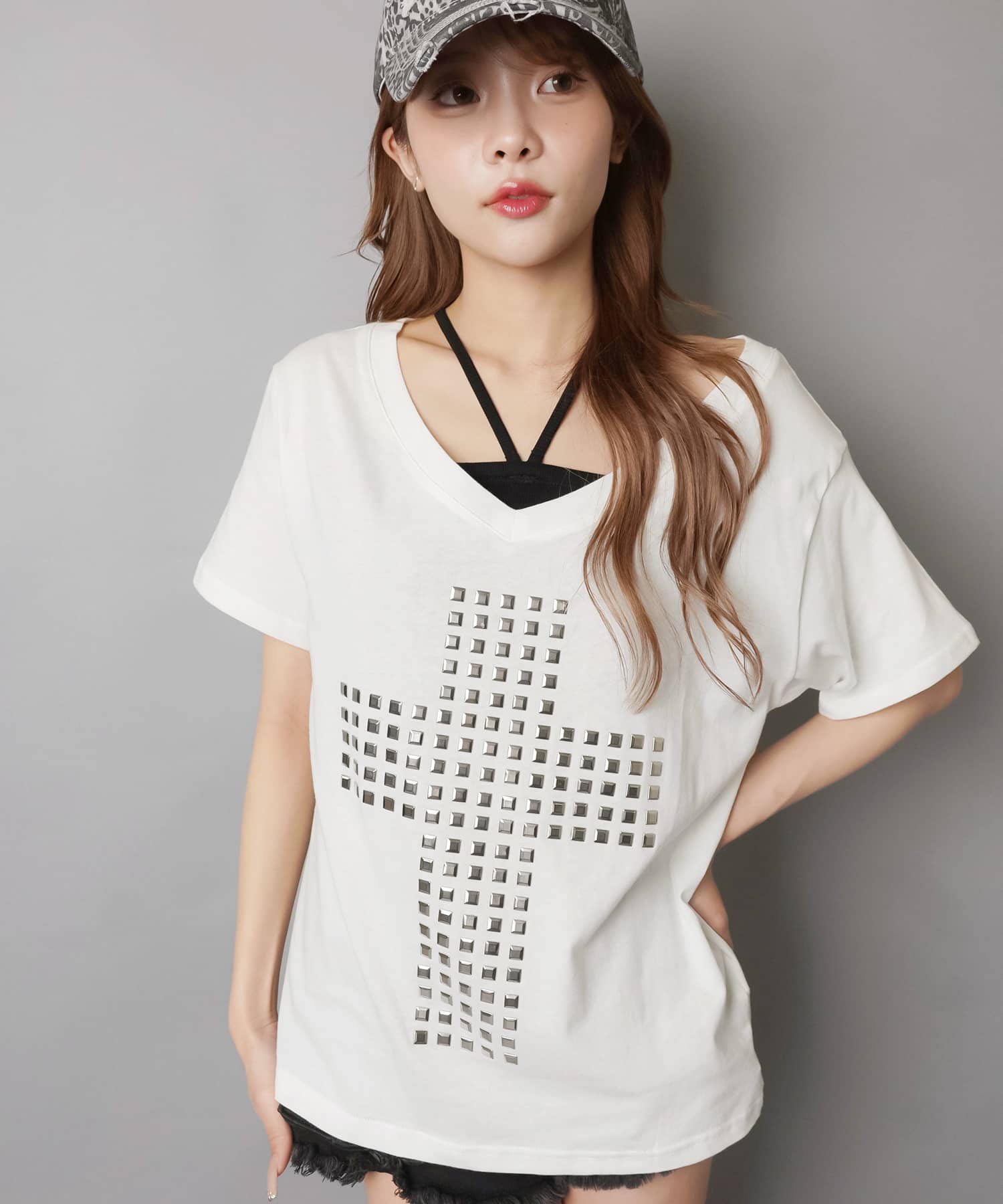Vネック半袖Tシャツ/スタッズクロス/スカル/#平成ギャル | SPINNS WEB