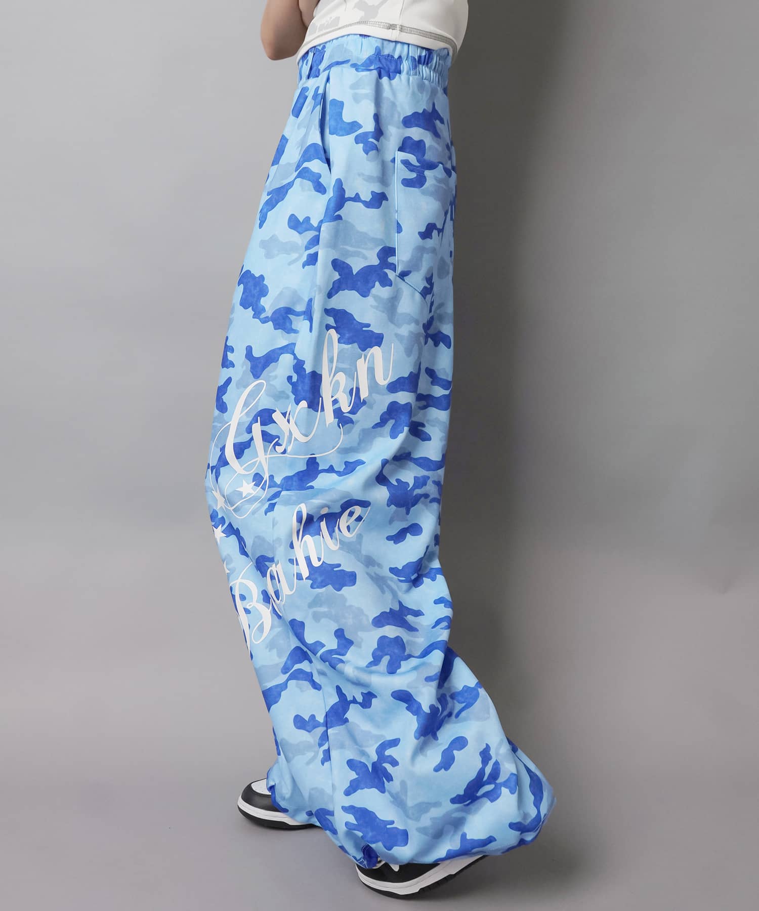 裏毛ワイドパンツ/カモ柄ロゴ/迷彩/#バディガール | SPINNS WEB STORE