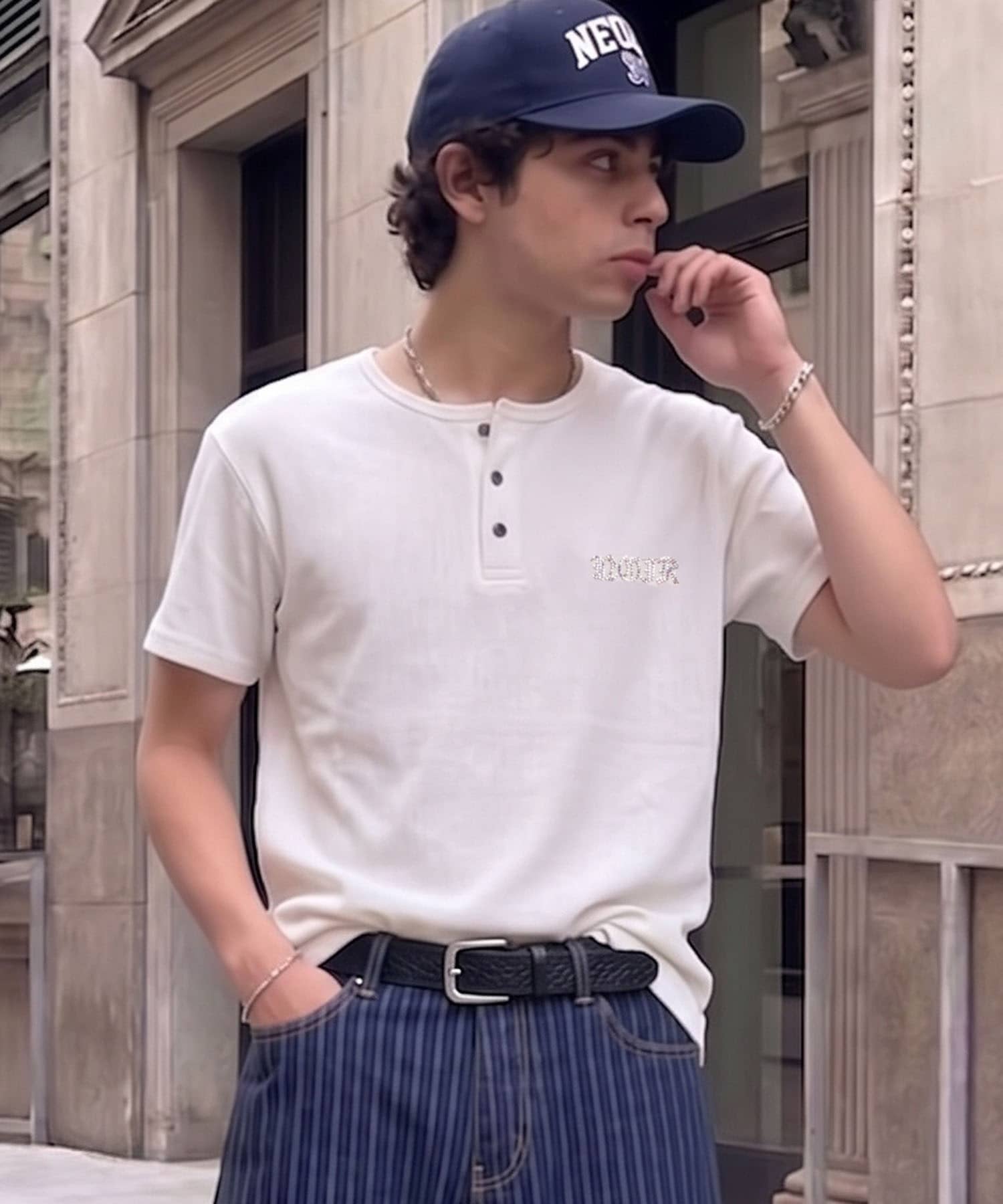 短丈ヘンリーネックTシャツ/ラインストーンワンポイントロゴ