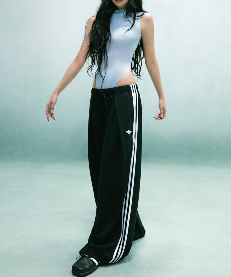 adidas×JENNIE ワイドパンツ
