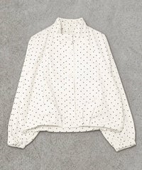オフホワイト