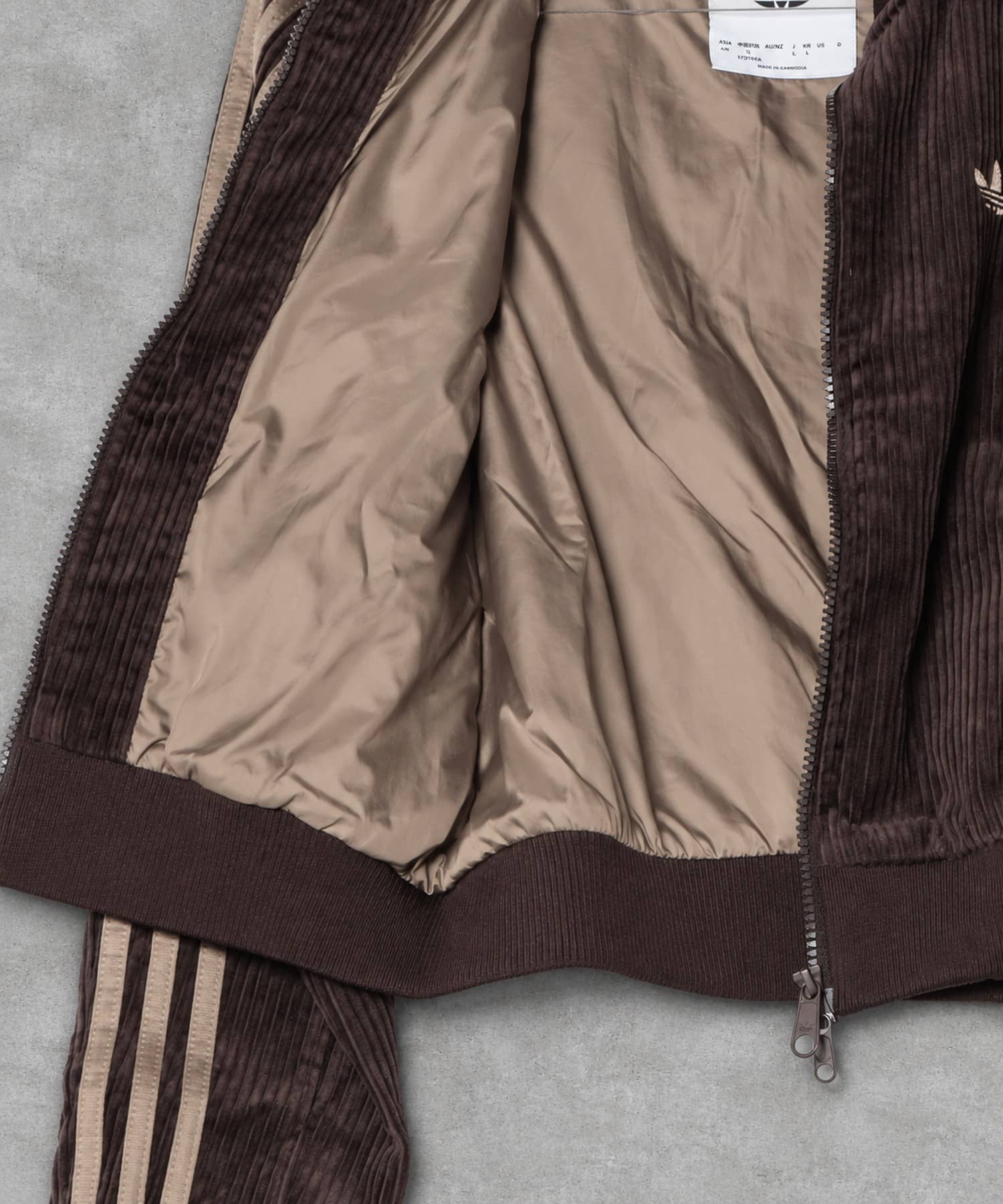 ≪adidas/アディダス≫コーデュロイトラックジャケット/ジャージ