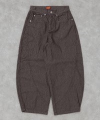 ダークブラウン