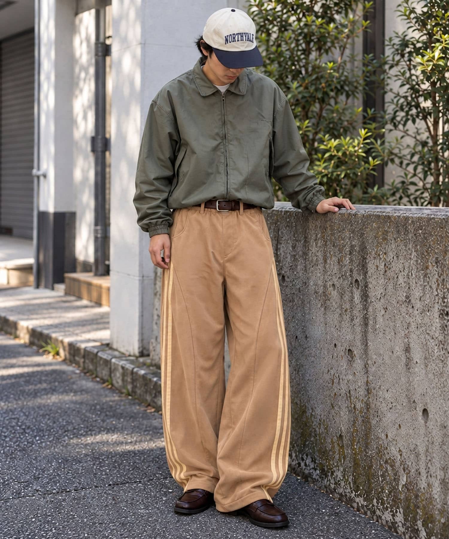 サイドライン バルーンパンツ ベージュ セットアップ対応》フェイクスウェードバルーンパンツ/サイドライン
